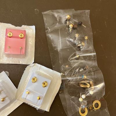 Lot of pierced earrings