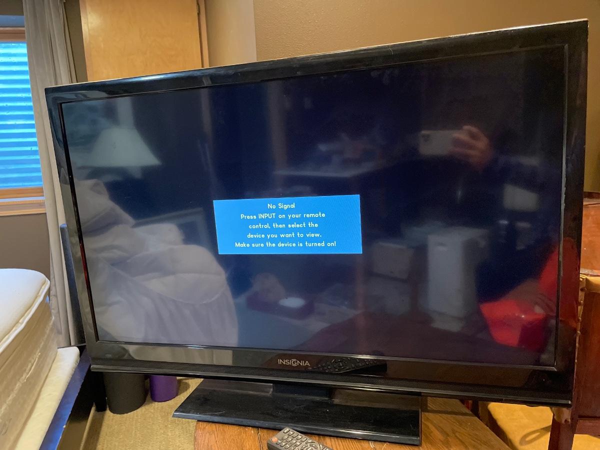 38” Insignia tv