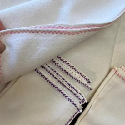 Linen table cloth & napkins