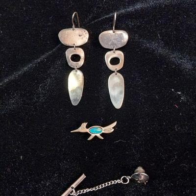 RLM STUDIO STERLING DANGLE EARRINGS AND A STERLING TIE TACK