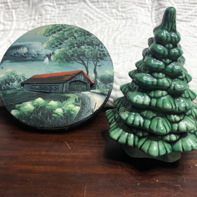 MME Oliver Belanger Sculpture Sur Bos. And green glazed ceramic Christmas tree.