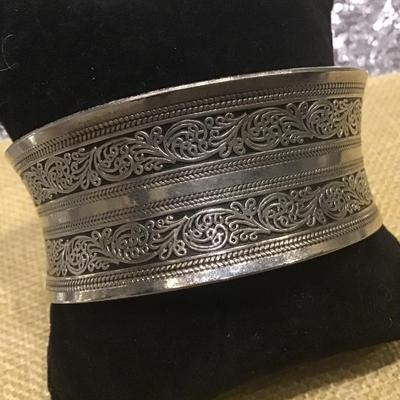 Floral   Style Wirer work Bracelet/Cuff  Silver Color