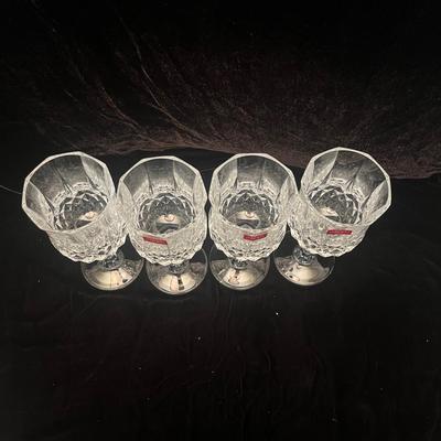 Eight Cristal Dâ€™Arques Stemmed Glasses, NIB (LR-MG)