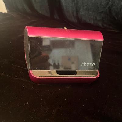 Three iPod Shuffles & iHome Speaker (LR-MG)