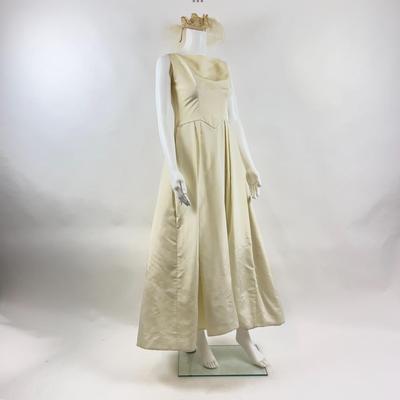 Lot 595 Vintage Off-White Taffeta Wedding Dress & Vail