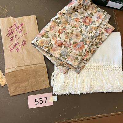 2 Table clothes