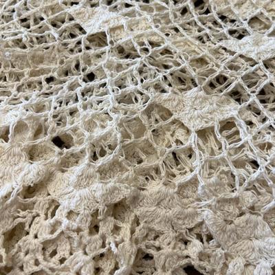 Great crochet round table cloth