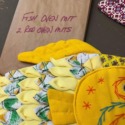 Oven mits