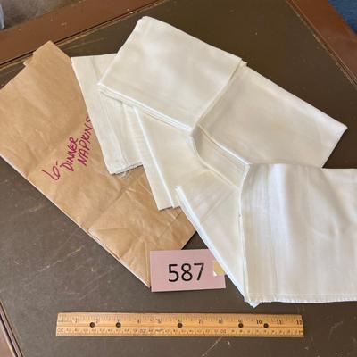 Lot of linen napkins