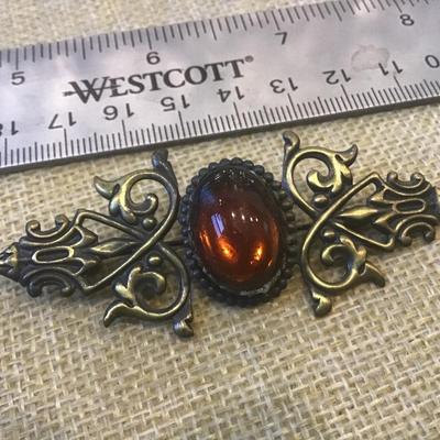 GORGEOUS  Cranberry Glass Cabochon Vintage Brooch Pin