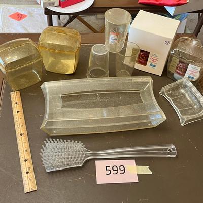 Plastic w/ Gold flecks bathroom set