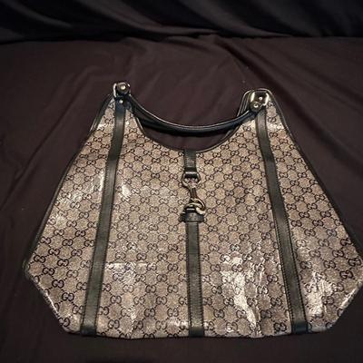 Assortment of Small Travel and Tote Bags(LR-KL)