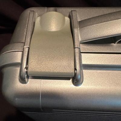 Assortment of Small Travel and Tote Bags(LR-KL)