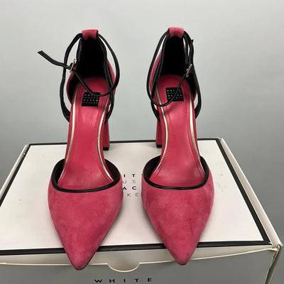 Lot 469 WHITE HOUSE BLACK MARKET â€œ Aurora â€œ Size 8, Pink Suede Shoes with Black Trim