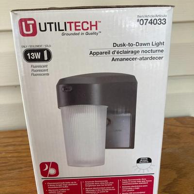 Utilitech light new 