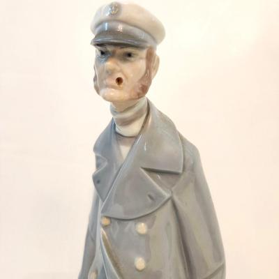 Lot #69  LLADRO Figure "Sea Captain"