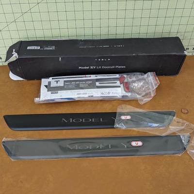 Tesla Model 3|Y Lit Doorsill Plates
