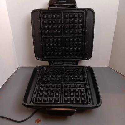 Dash Waffle Maker
