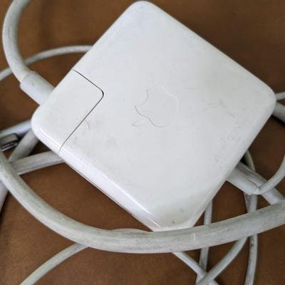 Apple Laptop Power Cord & Headphones