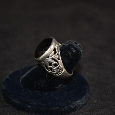 925 Sterling Oval Filigree Ring with Black Stone Setting Size 6.5 8.0g