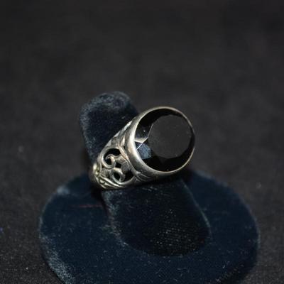 925 Sterling Oval Filigree Ring with Black Stone Setting Size 6.5 8.0g