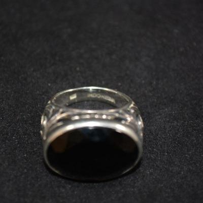 925 Sterling Oval Filigree Ring with Black Stone Setting Size 6.5 8.0g