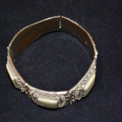 Vintage Silver-Tone SIAM Clasp Bracelet with Carved Inlay Panels 6.5"