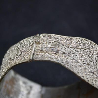 Vintage Silver-Tone SIAM Clasp Bracelet with Carved Inlay Panels 6.5"