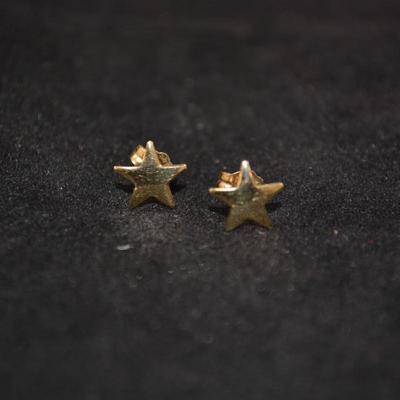 14k Star Earrings with 14k Backs 0.8g