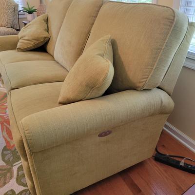 La-Z-Boy Motorized Reclining Couch (SR-DW)