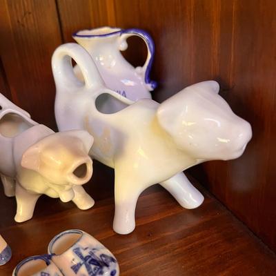Mixed Lot Vintage Blue White Ceramic Decor