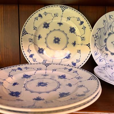 Mixed Lot Vintage Blue White Ceramic Decor