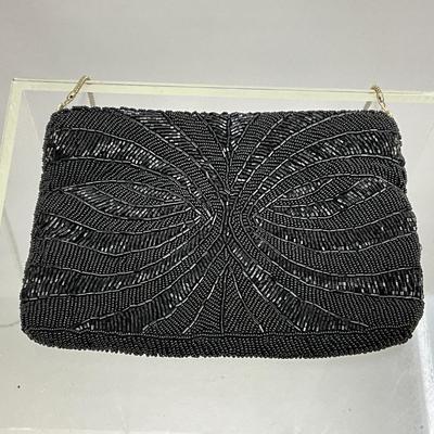 Lot 1516 Vintage La Regale Micro Beaded Evening Bag with Gold Chain Strap