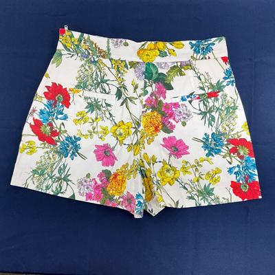 498 ZARA Women Floral Shorts Sz Medium