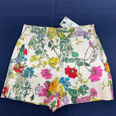 499 Zara Women Floral Shorts Small NEW