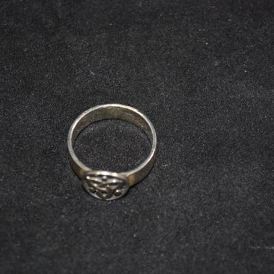 925 Sterling Celtic Trinity Knot Ring Size 9 5.0g