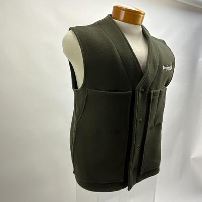 Lot  1534 Pendleton 100% Pure Virgin Wool Green Vest with Embroidered Stripe Bass ( Size Medium )