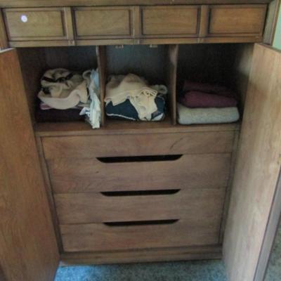 Solid Wood Tall Dresser (No Contents)- Approx 40