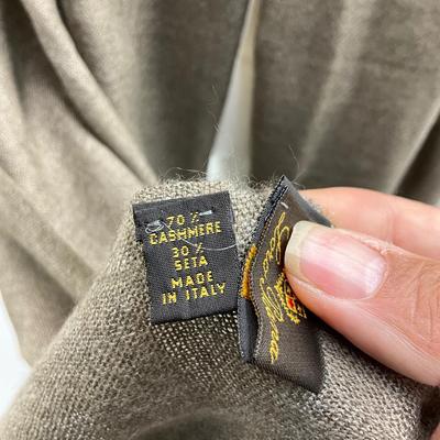 Lot 1571. LORO PIANA Wrap/Pashmina