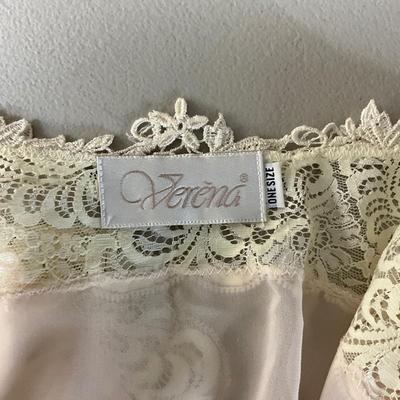 Lot 1586. Verbena Nightgown & Bath Robe Set ( pale pink & ivory )