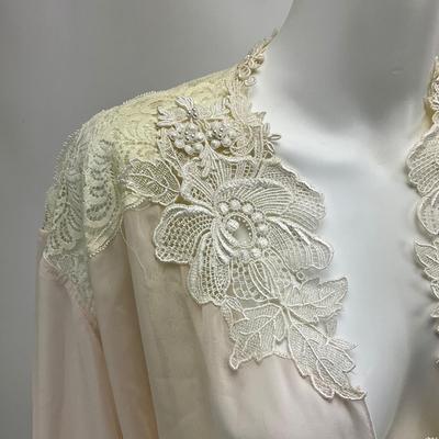 Lot 1586. Verbena Nightgown & Bath Robe Set ( pale pink & ivory )