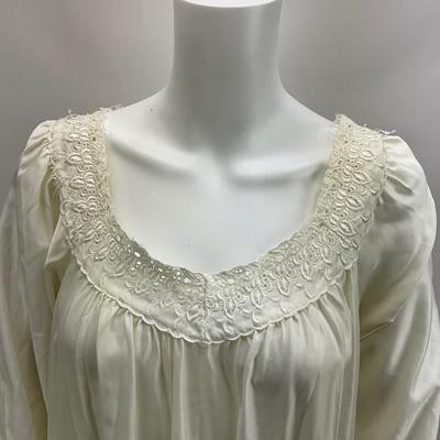 1601 Juli of Slumbertogs Vintage Nightgown