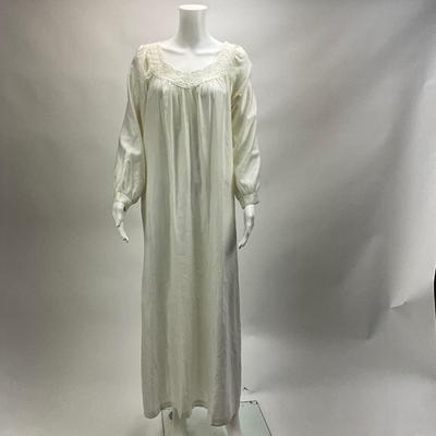 1601 Juli of Slumbertogs Vintage Nightgown