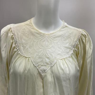 1603 Vintage Character Nightgown Cottagecore