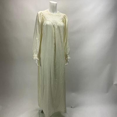 1603 Vintage Character Nightgown Cottagecore