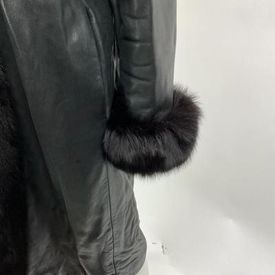 Lot 1600. J. Percy Genuine Leather Coat with Fur Trim ( size 14 )