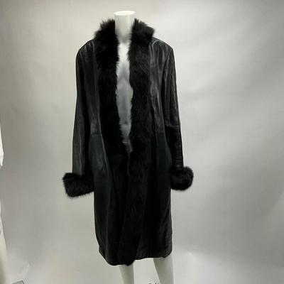 Lot 1600. J. Percy Genuine Leather Coat with Fur Trim ( size 14 )
