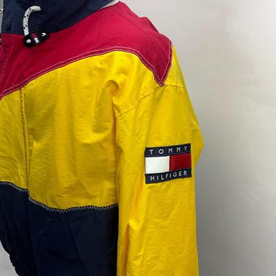 Lot 611 Tommy Hilfiger Sailing Gear /Fowl Weather Gear Jacket ( Size Menâ€™s XL )