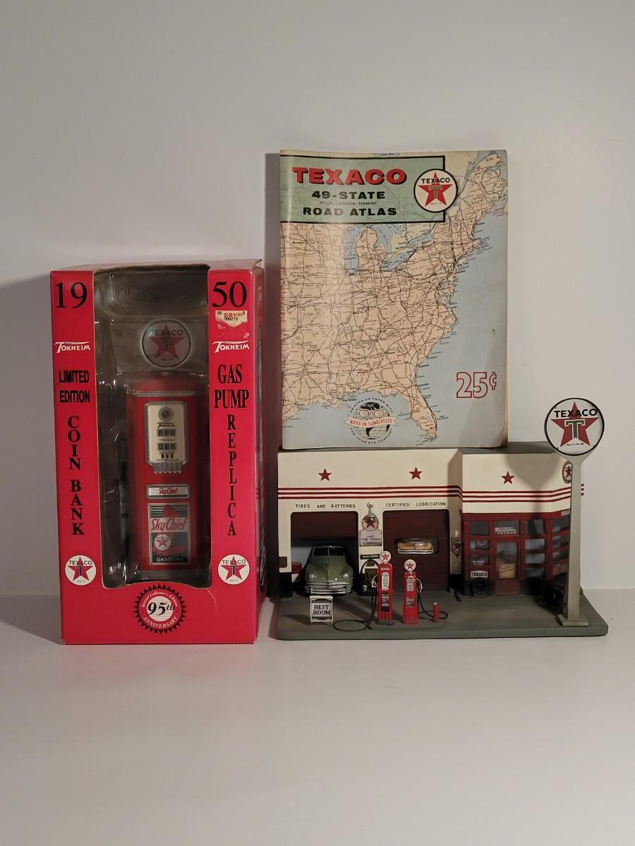 LOT 124D Texaco Collectibles includ. 1959 Road Atlas
