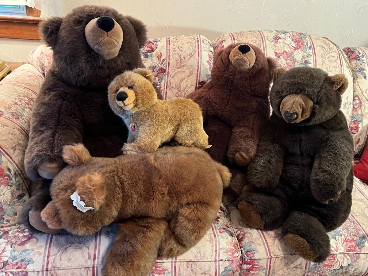 LOT 267L Steiff Gund & More Stuffed Bear Collection